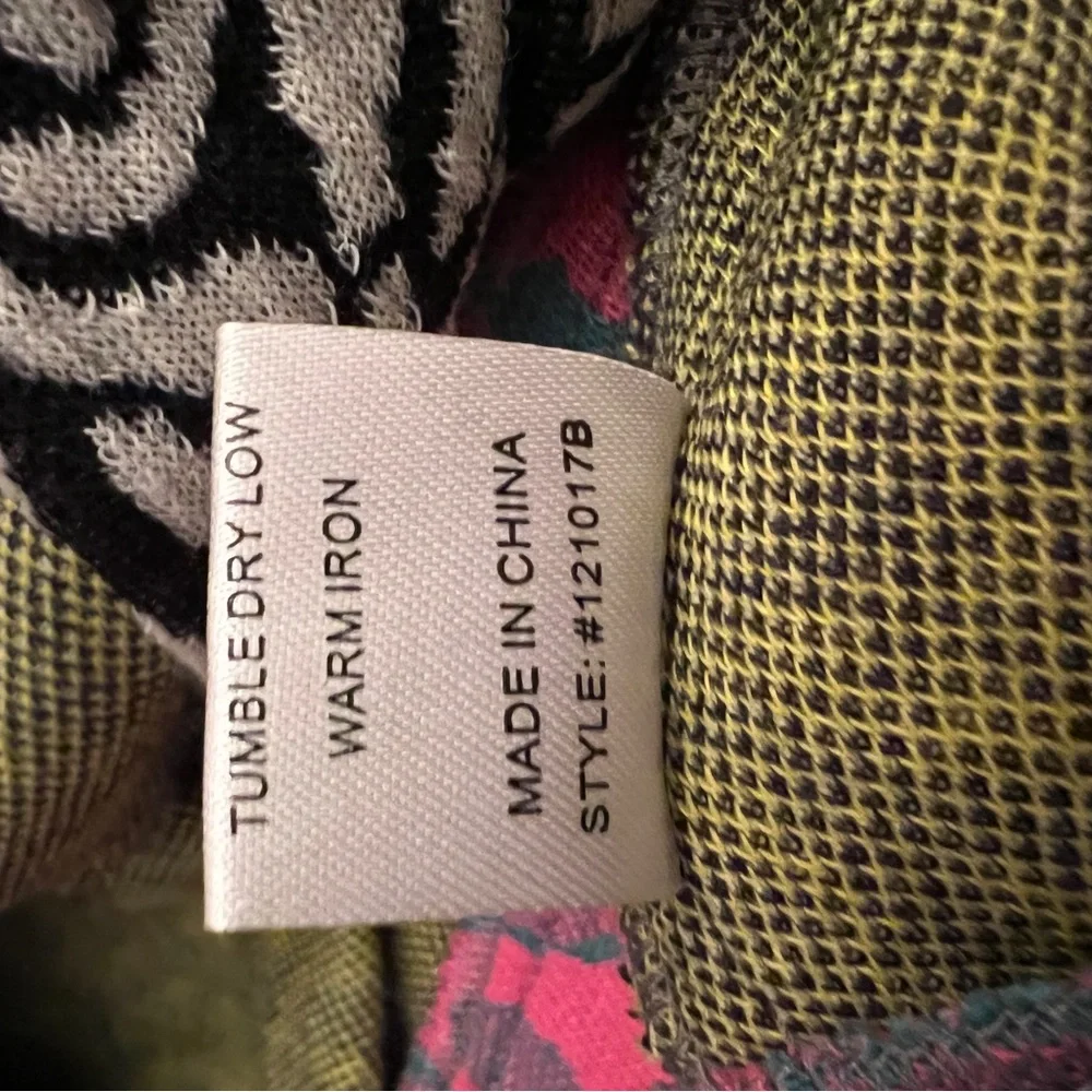 Colorful Patterned Button-Up Jacket - Picture 5 of 11